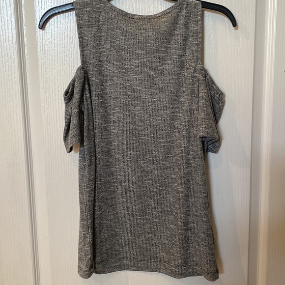 Jones New York size S Cold shoulder top NWOT - Picture 6 of 6